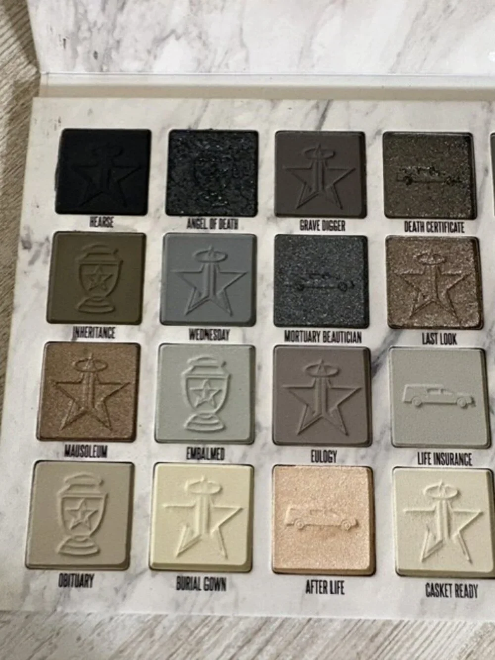 Jeffree Star Cosmetic Cremated Eyeshadow Palette 24 Shade Gothic Grayscale Vegan